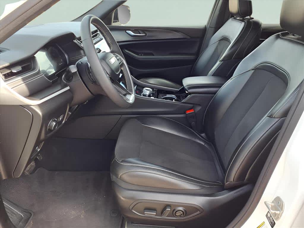 2023 Jeep Grand Cherokee Altitude photo 20