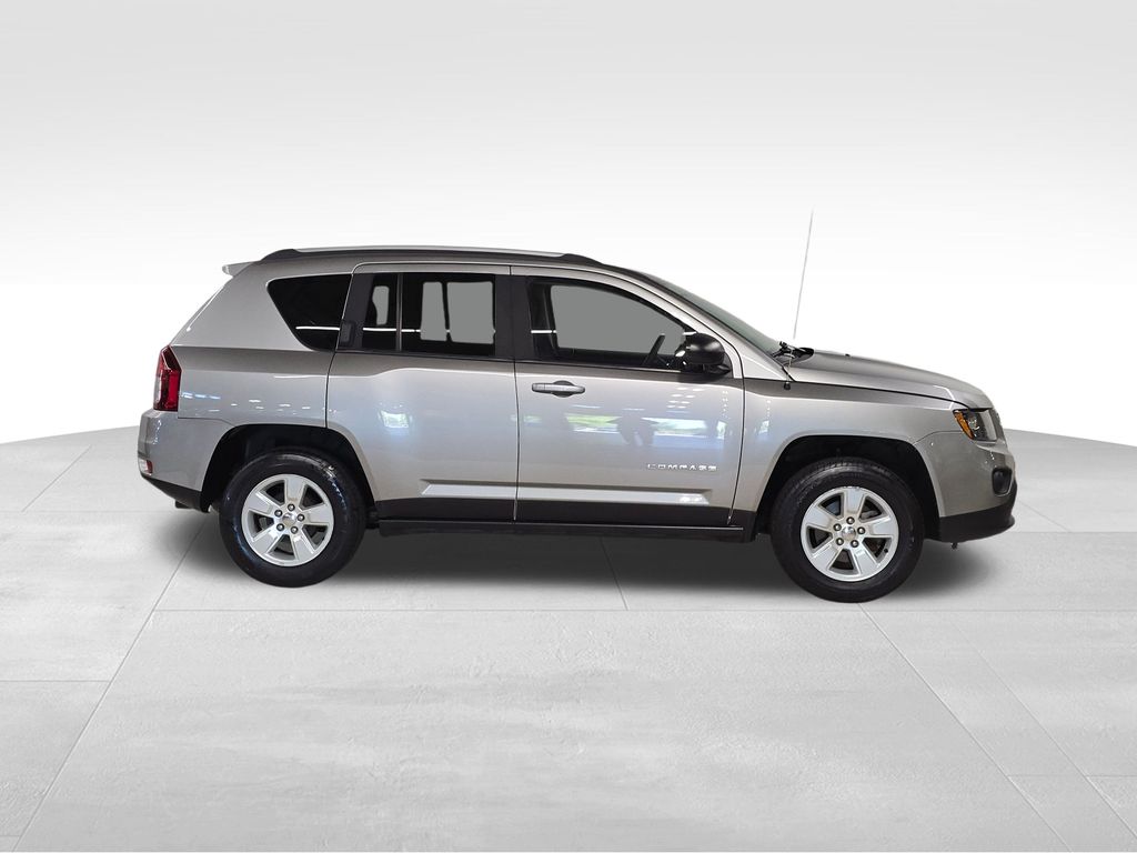 2015 Jeep Compass Sport photo 2