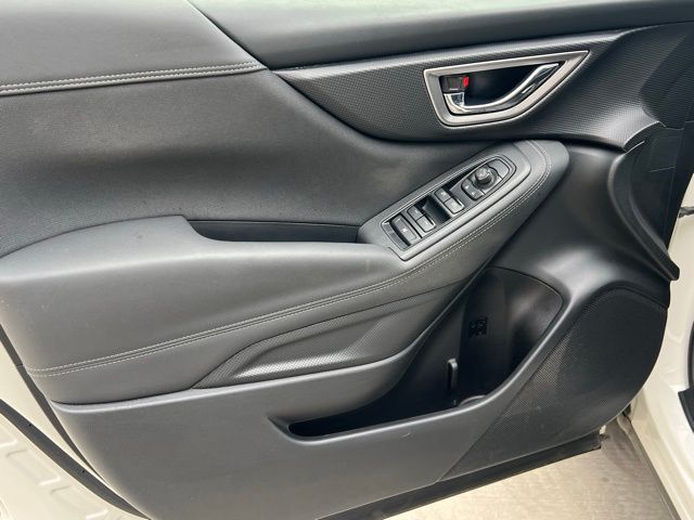 2023 Subaru Forester Premium photo 17