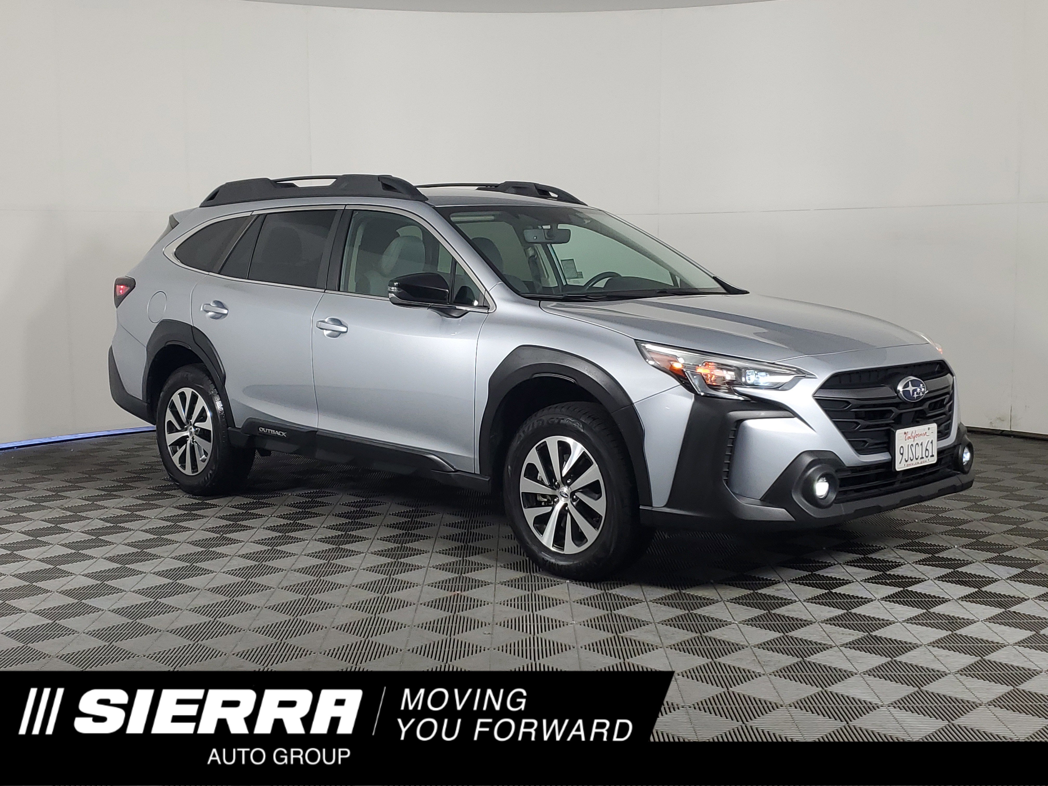 2024 Subaru Outback Premium's photo