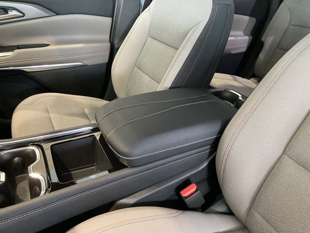 2025 Chevrolet Traverse photo 16