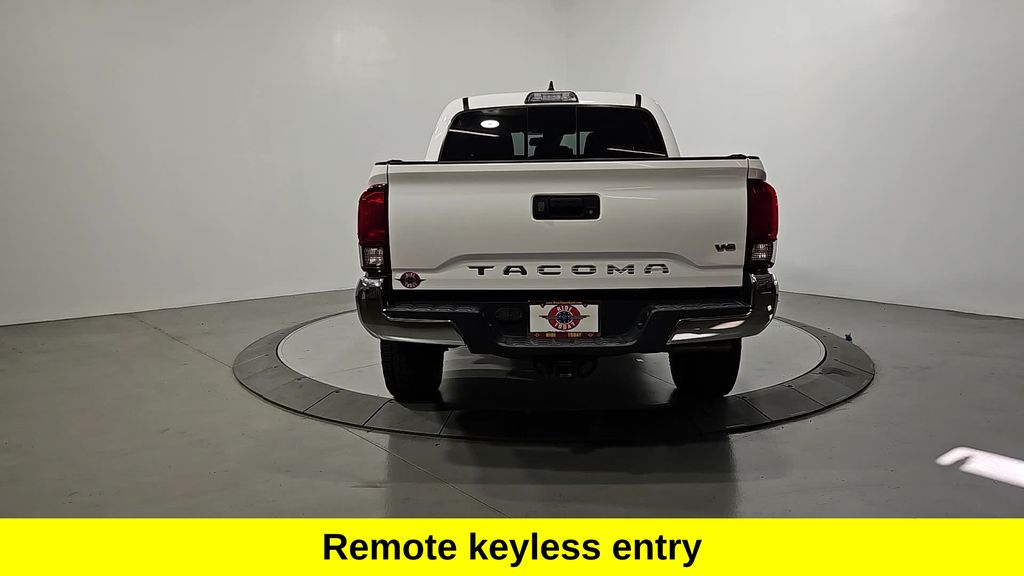 2018 Toyota Tacoma TRD Off-Road photo 4