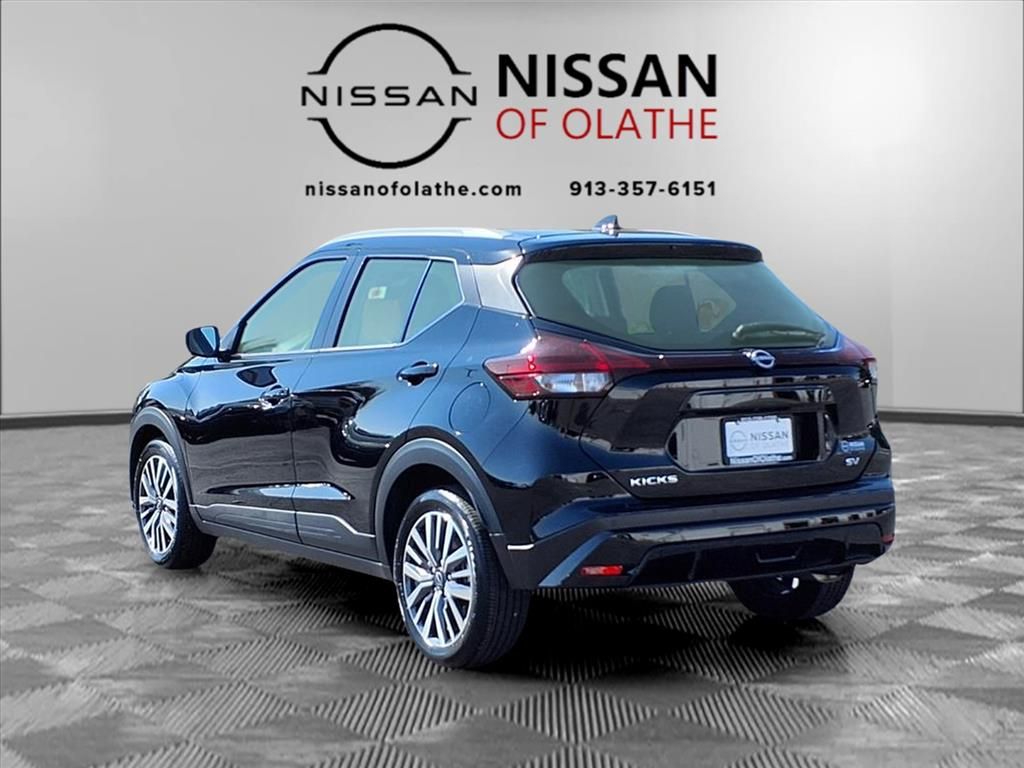 2024 Nissan Kicks SV photo 3