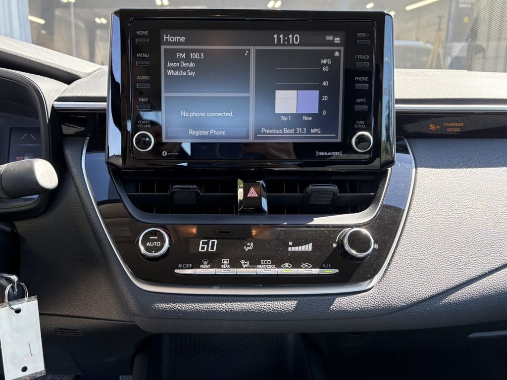 2022 Toyota Corolla LE photo 18