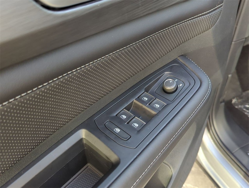 2025 Volkswagen Atlas Cross Sport SE Technology photo 14