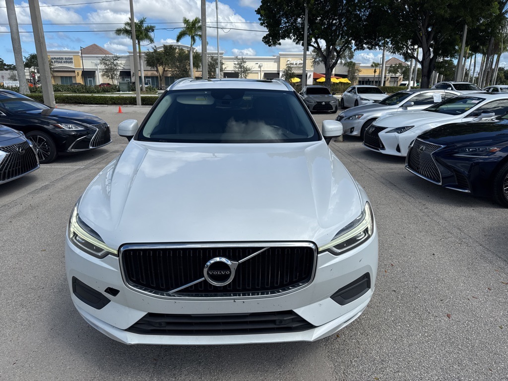 2019 Volvo XC60 T5 Momentum photo 4
