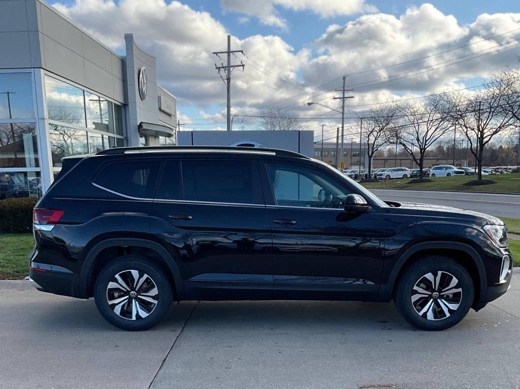 2026 Volkswagen Atlas SE Technology photo 3