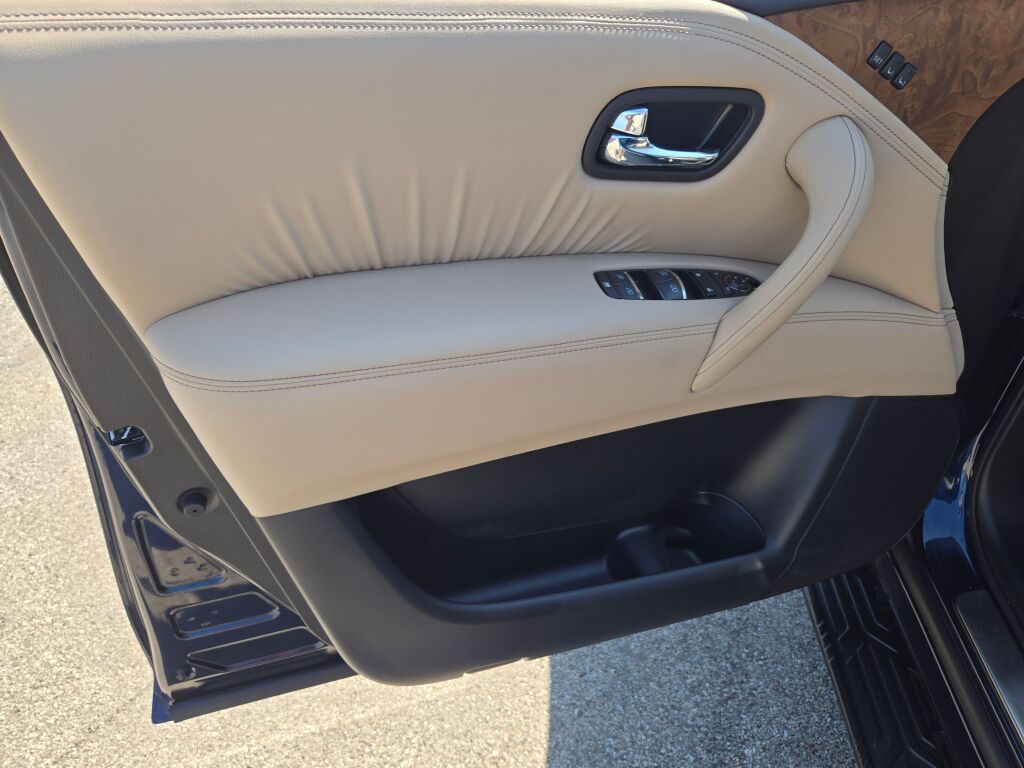 2024 Nissan Armada SL photo 16