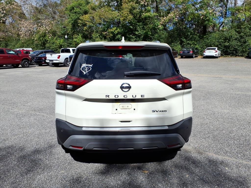 2021 Nissan Rogue SV photo 4