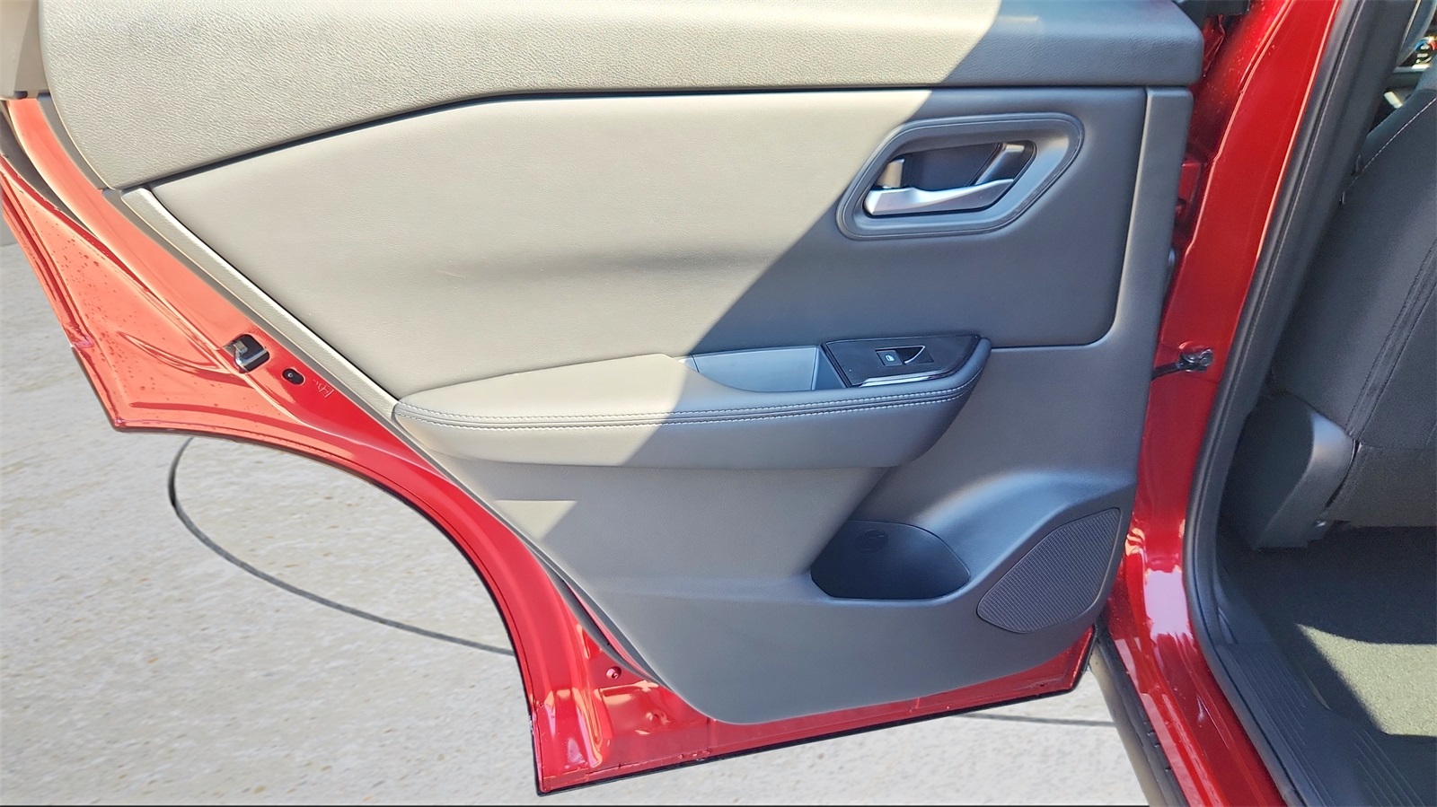 2025 Nissan Rogue SV photo 16