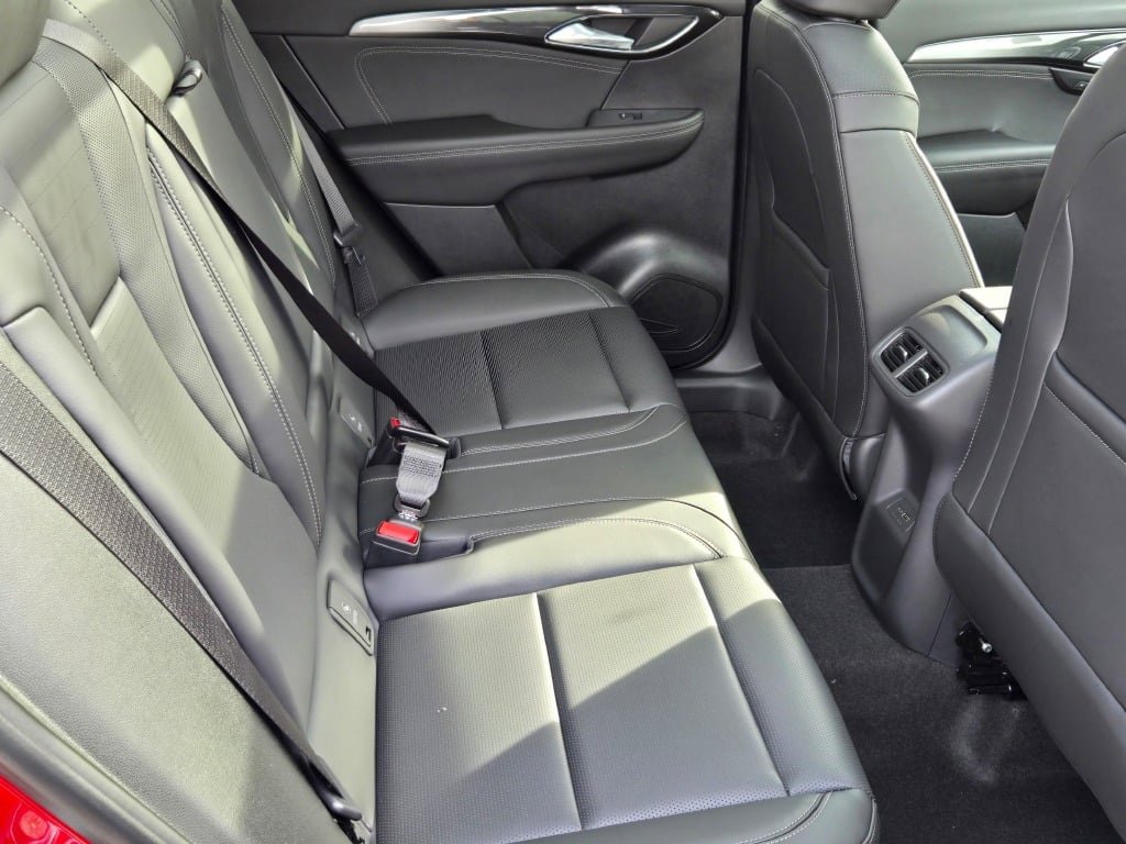 2025 Buick Envision Preferred photo 6