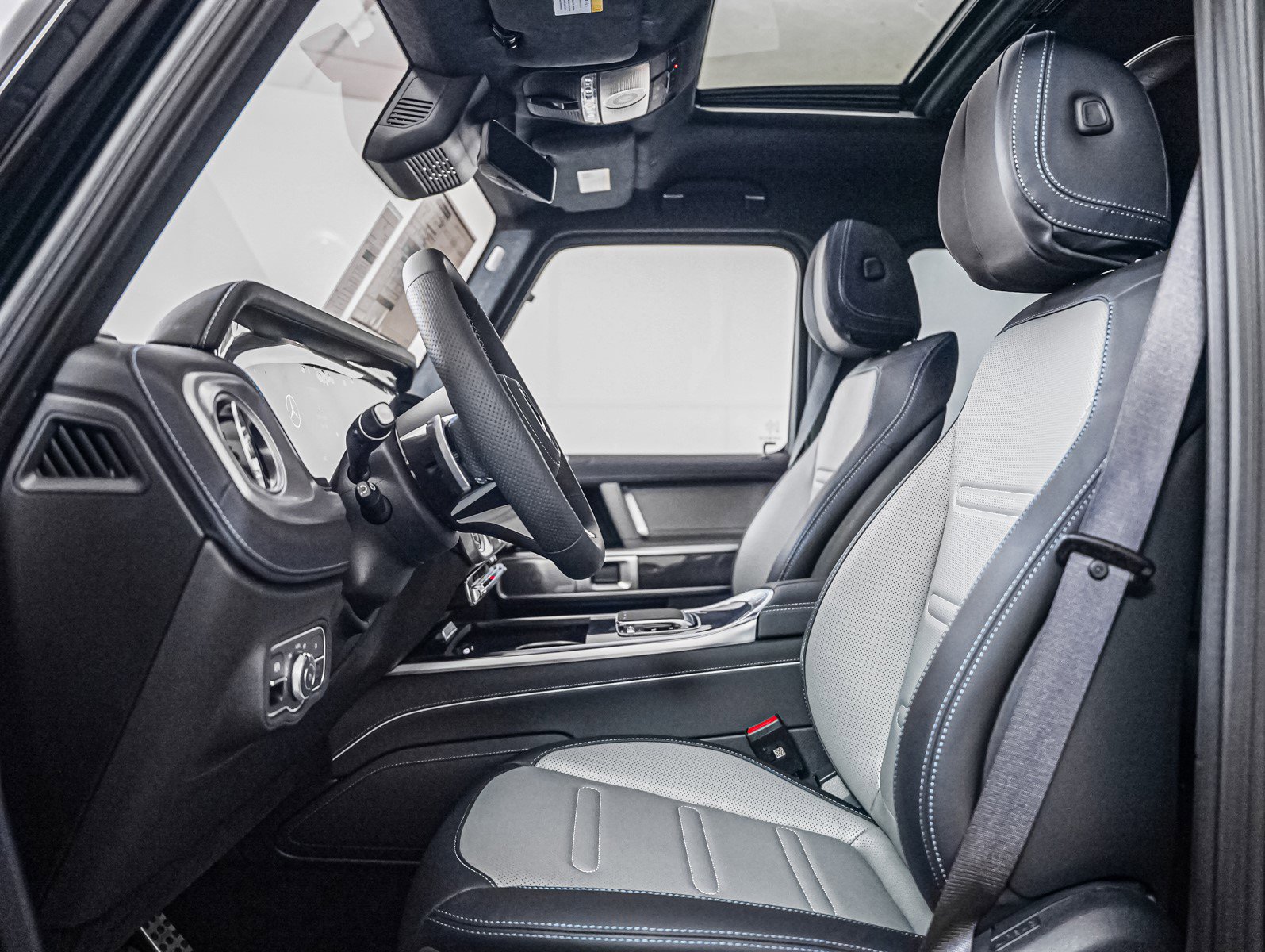 2025 Mercedes Benz G photo 7