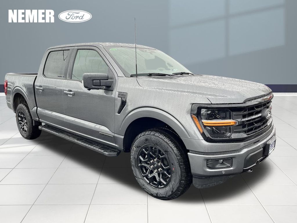 2025 Ford F-150 XLT's photo