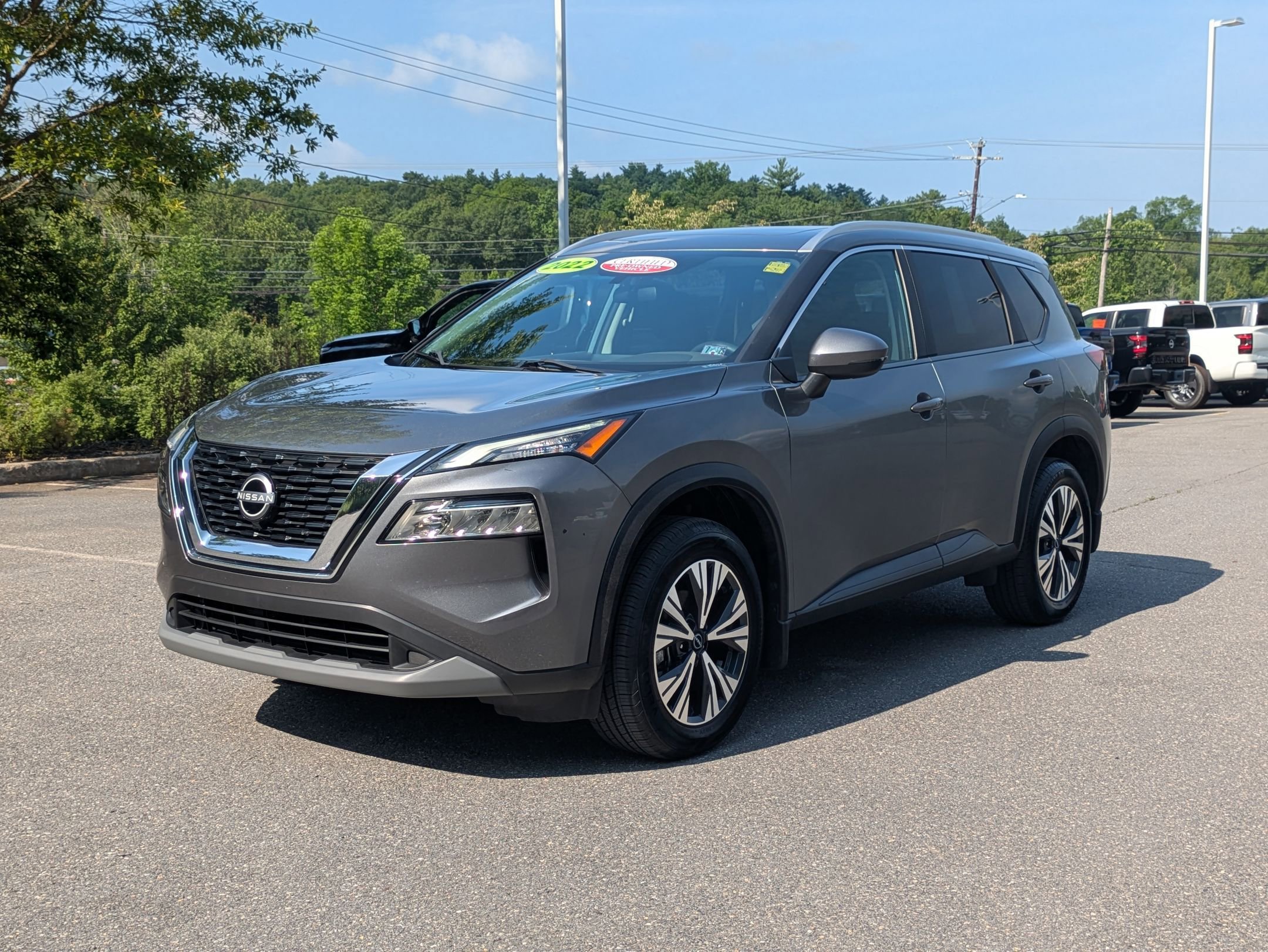 2022 Nissan Rogue SV photo 3