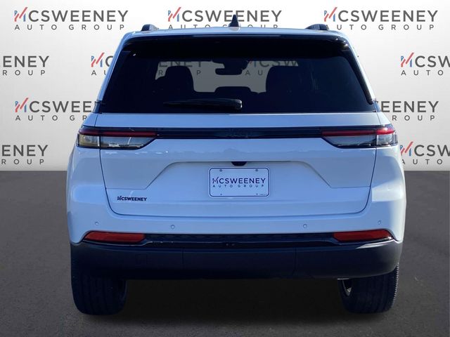 2025 Jeep Grand Cherokee Altitude photo 4