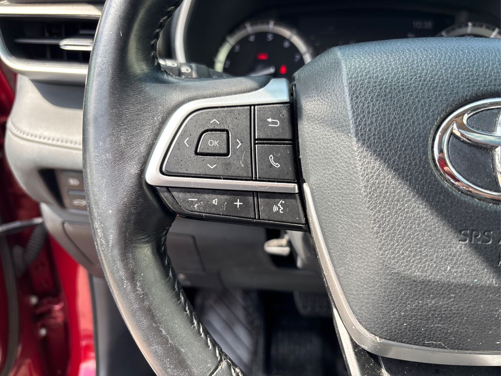 2022 Toyota Highlander XLE photo 41