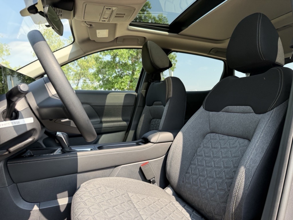2025 Nissan Kicks SV photo 20