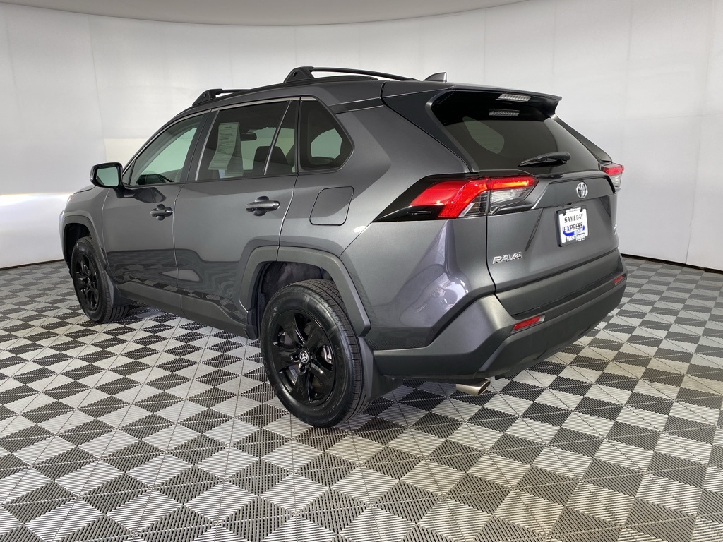 2023 Toyota RAV4 XLE photo 3