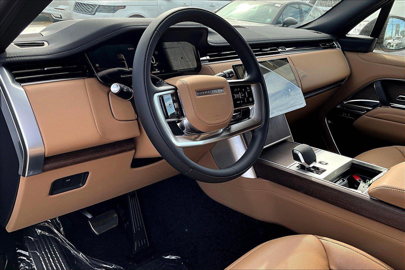 2025 Land Rover Range Rover SE photo 6