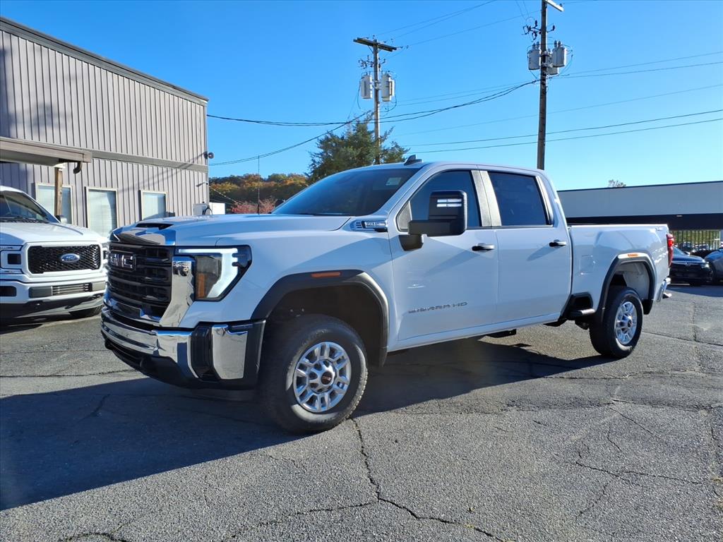 2026 GMC Sierra 2500HD Pro's photo