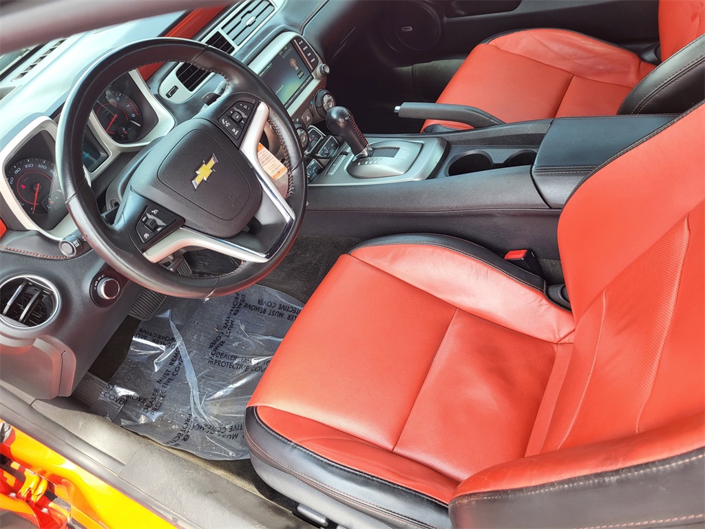 2013 Chevrolet Camaro 2LT photo 13
