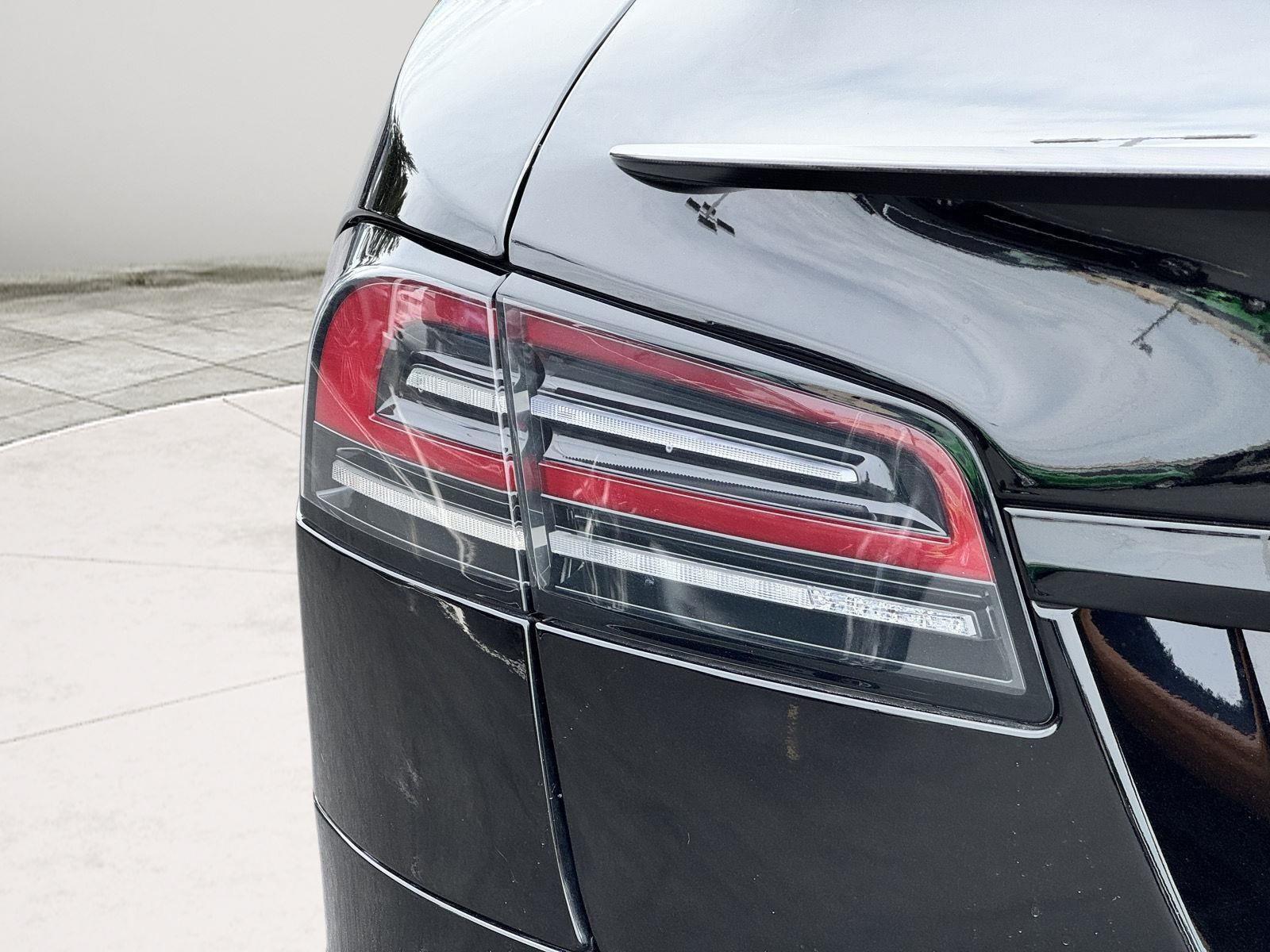 2022 Tesla Model S Plaid photo 49