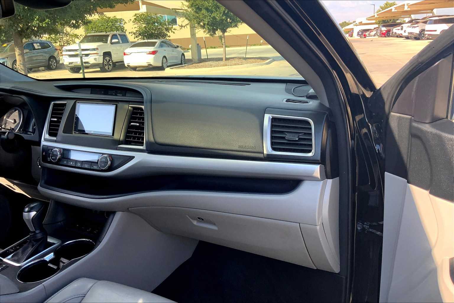 2018 Toyota Highlander XLE photo 18