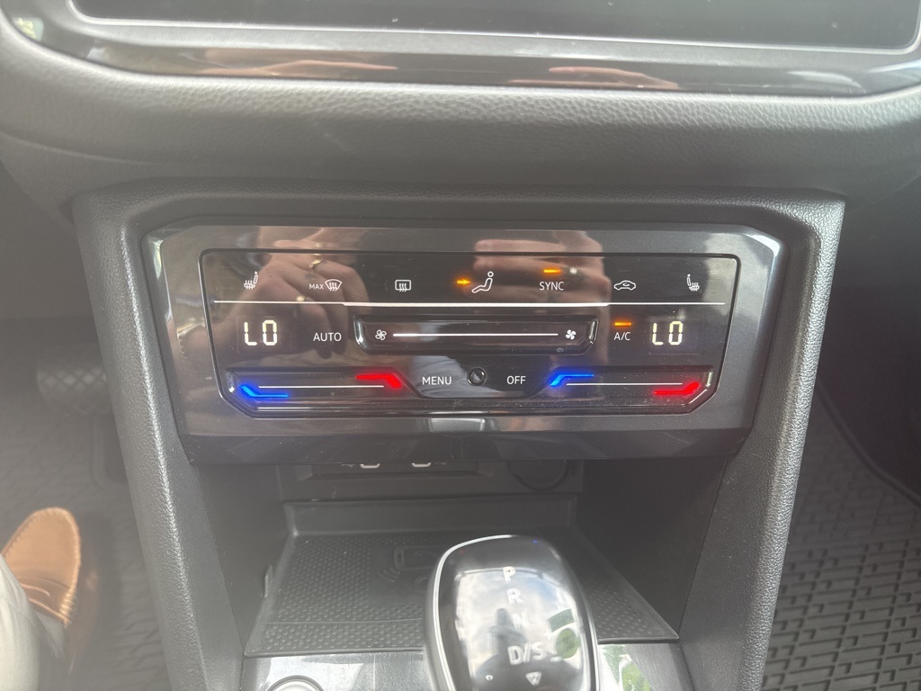 2022 Volkswagen Tiguan SE photo 16