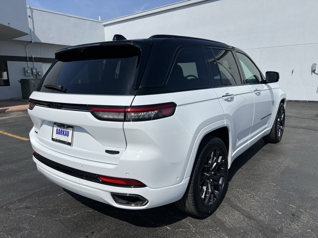 2025 Jeep Grand Cherokee Summit photo 3