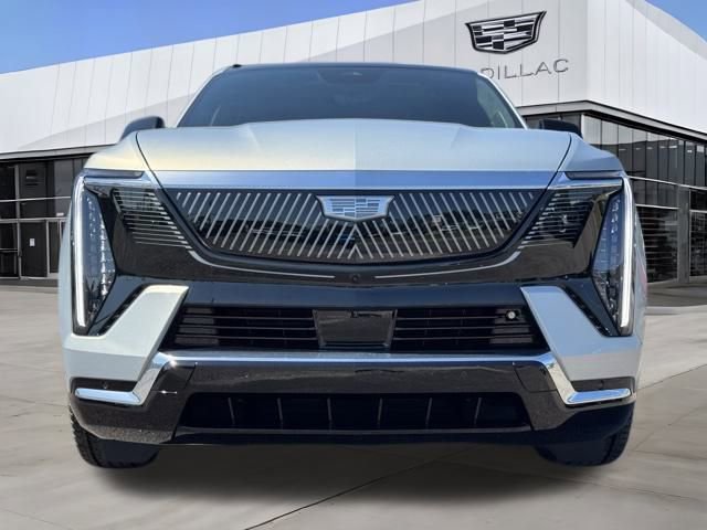 2025 Cadillac Escalade IQ Luxury photo 4