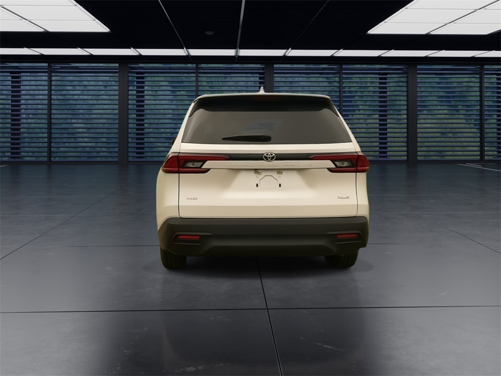 2025 Toyota Grand Highlander XLE photo 3