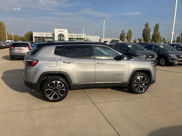 2022 Jeep Compass Limited photo 3