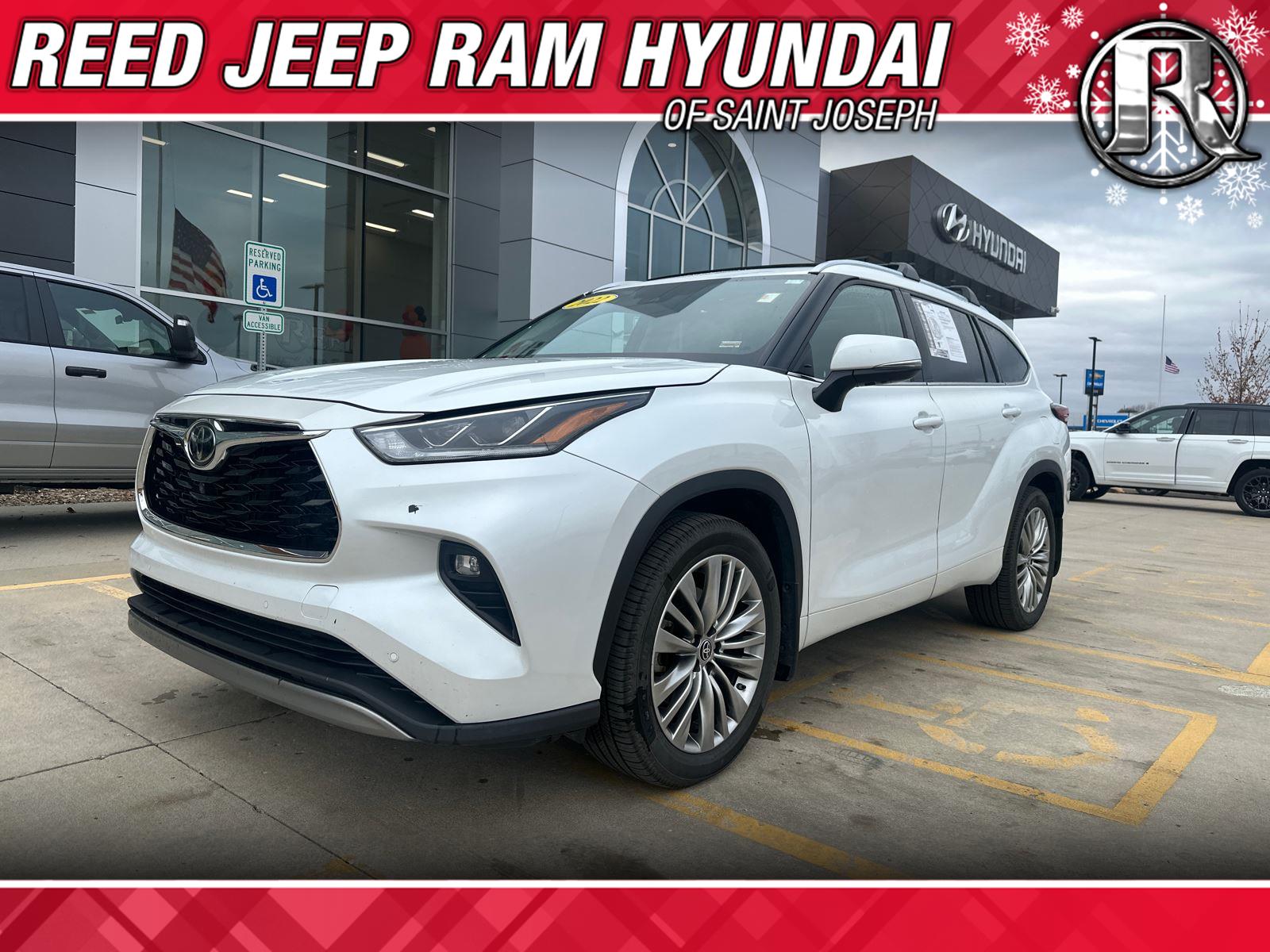 2022 Toyota Highlander Platinum's photo