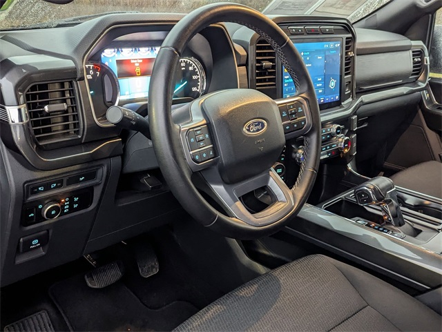 2023 Ford F-150 XLT photo 2