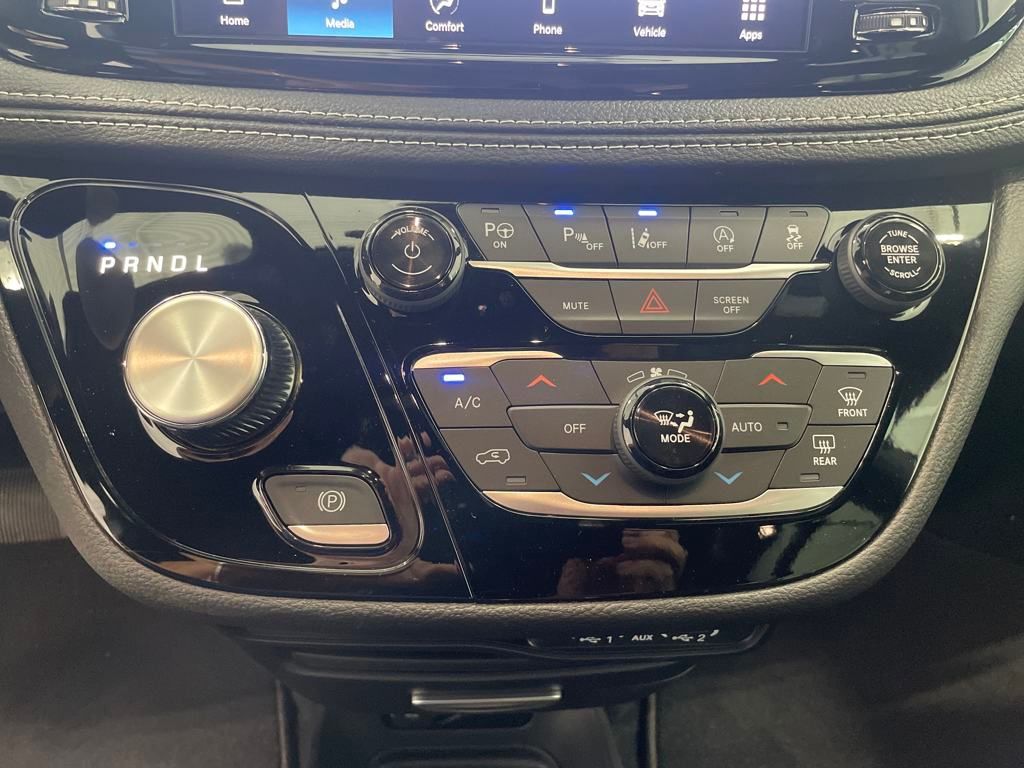 2025 Chrysler Pacifica LE photo 16