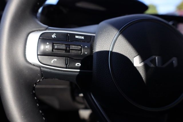 2023 Kia K5 GT-Line photo 21