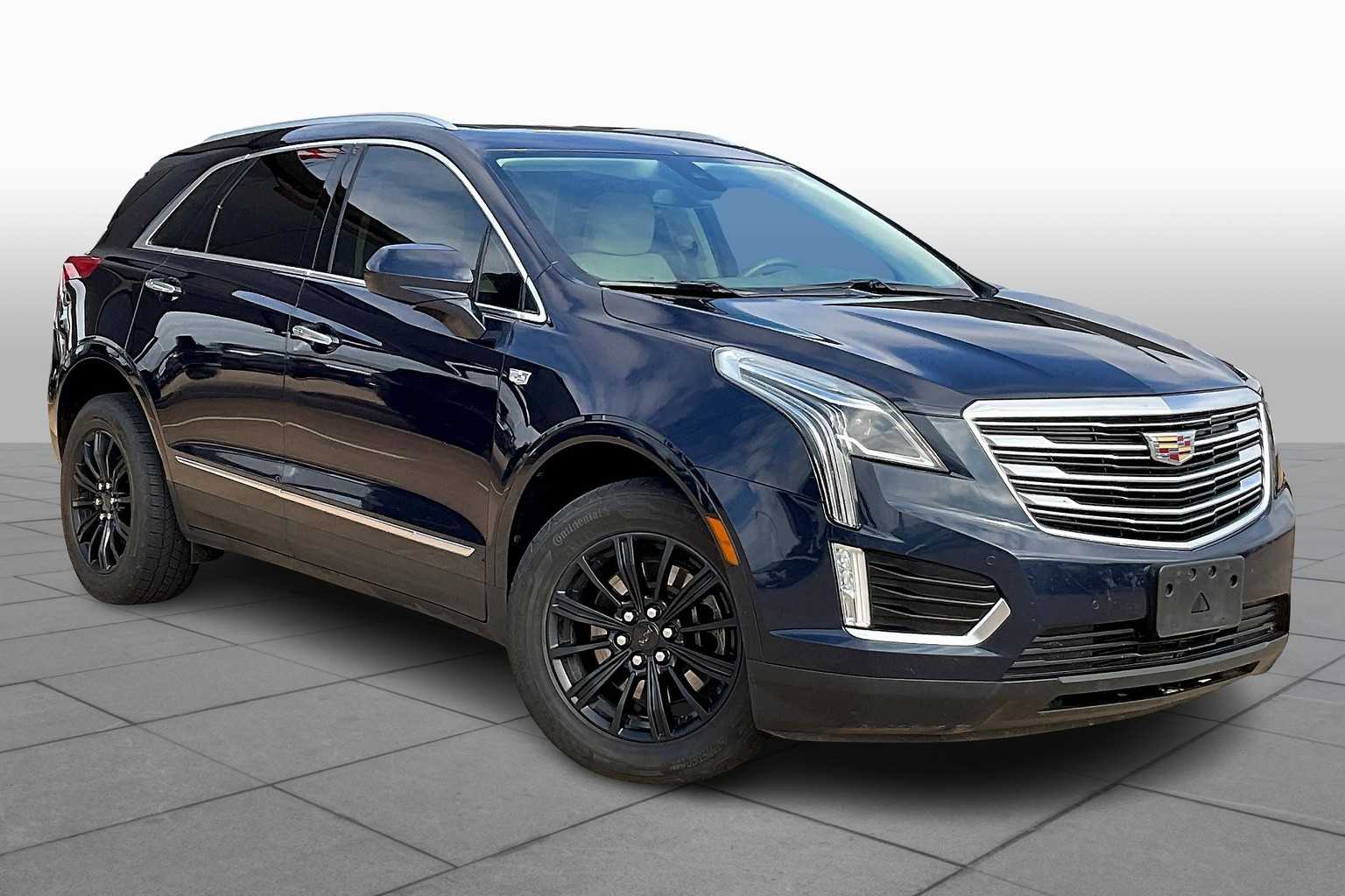 2017 Cadillac XT5 Luxury photo 2