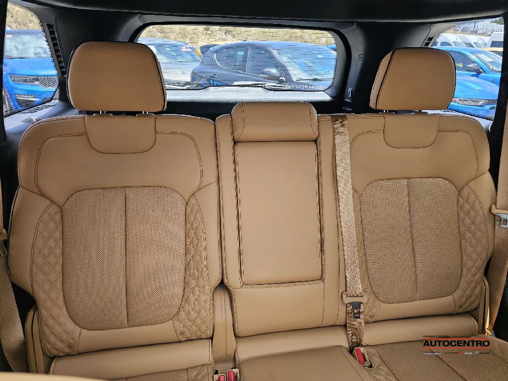 2022 Jeep Grand Cherokee Summit photo 3