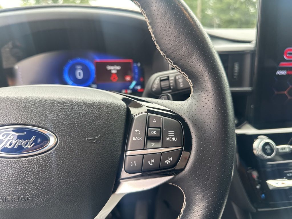 2023 Ford Explorer ST photo 31