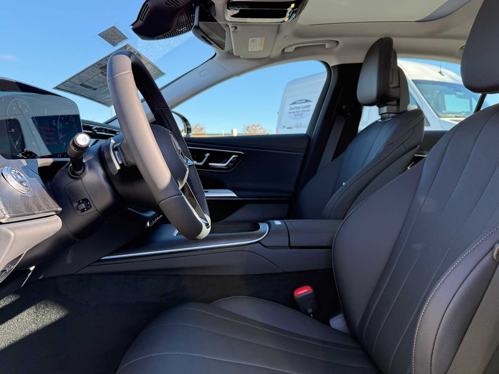 2025 Mercedes-Benz E-Class E350 - Photo 10