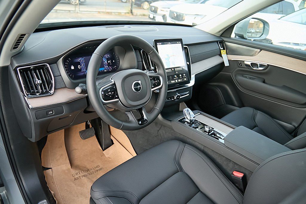 2026 VOLVO XC90 - Image 10