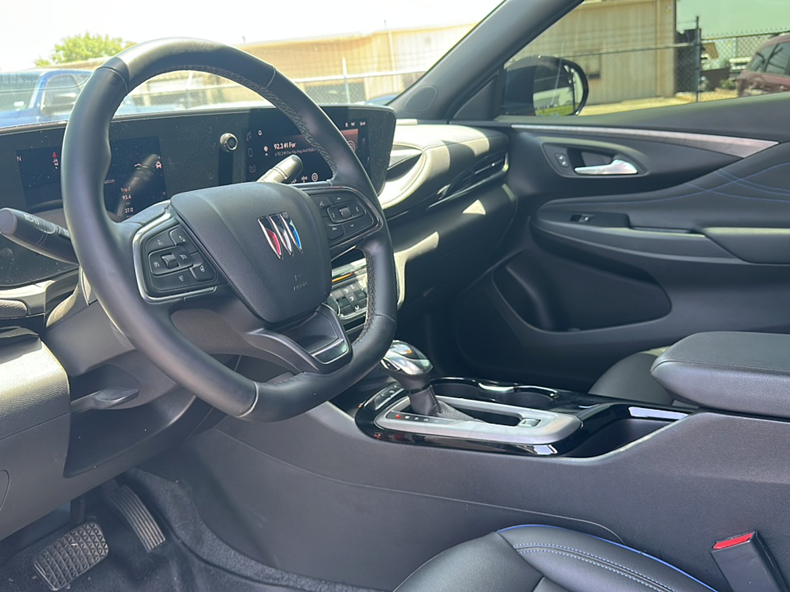 2024 Buick Envista Sport Touring photo 3