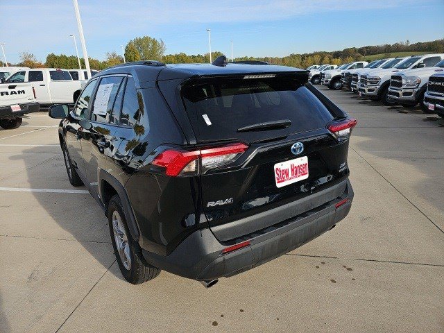 2024 Toyota RAV4 Hybrid XLE photo 3