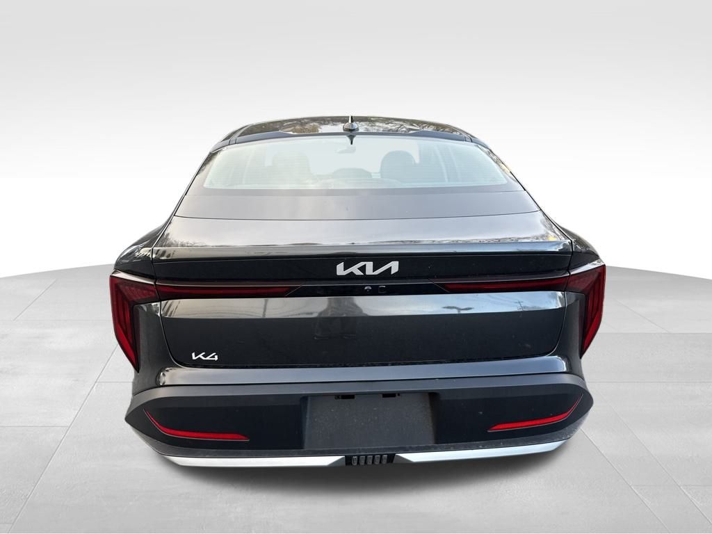2025 Kia K4 LXS photo 2