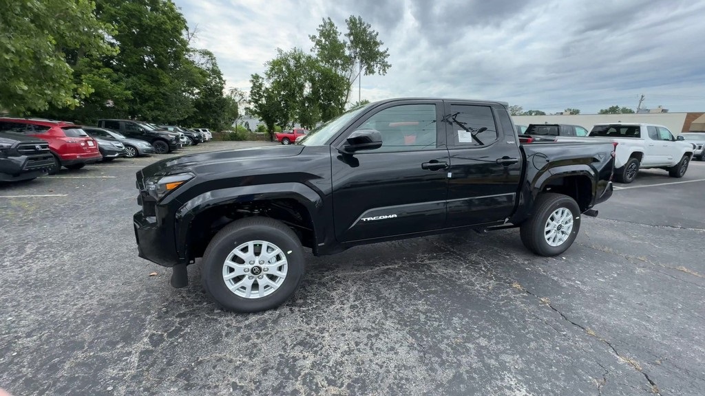 2025 Toyota Tacoma SR5 4x4 Double Cab photo 4