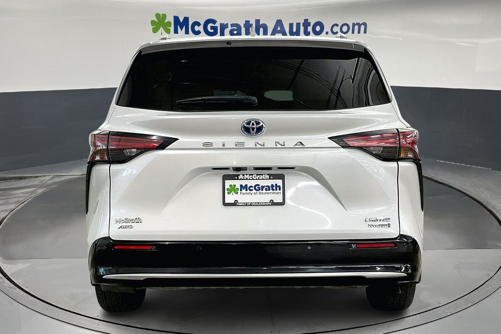 2022 Toyota Sienna Limited photo 5