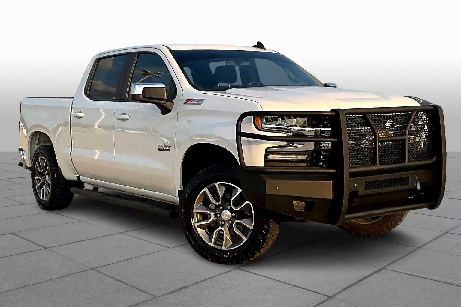 2020 Chevrolet Silverado 1500 LT photo 2