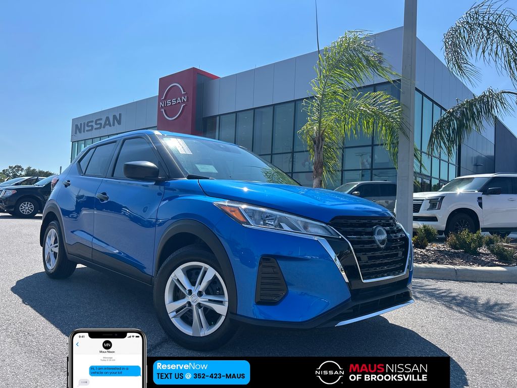 2025 Nissan KICKS PLAY Base's photo