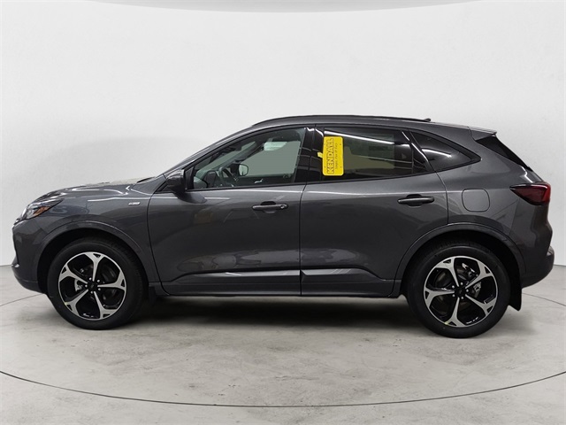 2025 Ford Escape ST-Line Elite photo 2