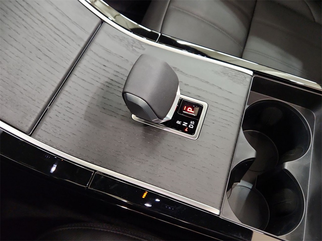 2026 Land Rover Range Rover Evoque S photo 22